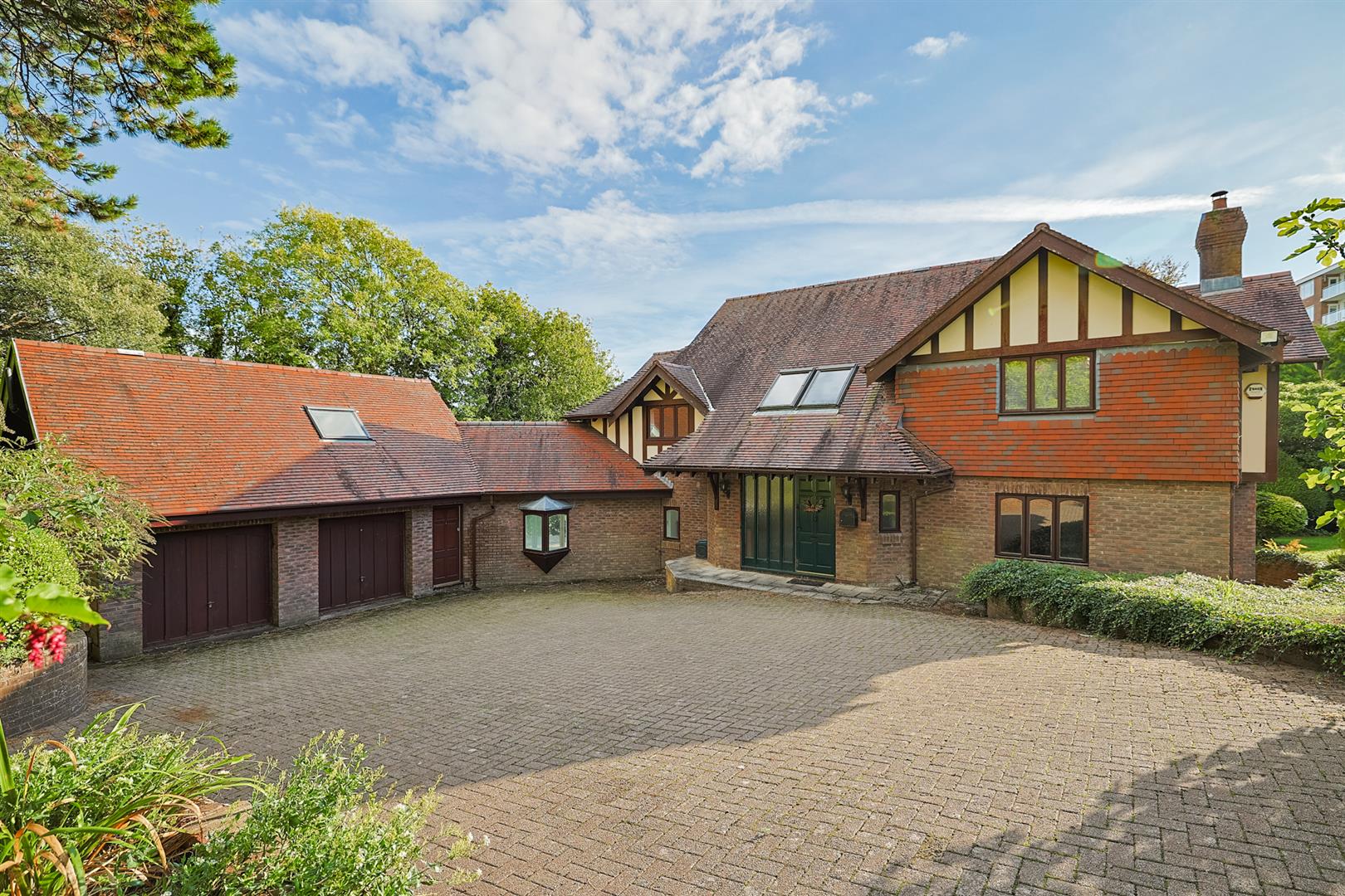 Grovewood, Groves Avenue, Langland, Swansea, SA3 4QF
